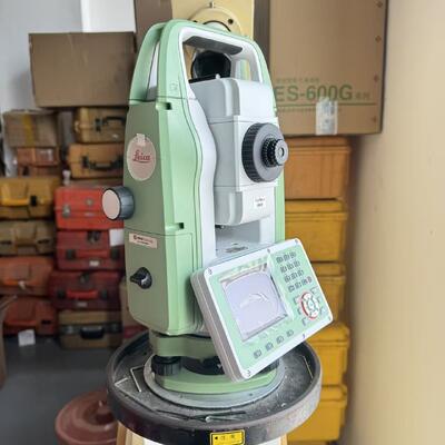 Leica TS03 Total Station with 1000m Non Prism Distance 30X Magnification and 5'' Accuracy for Professional Surveying